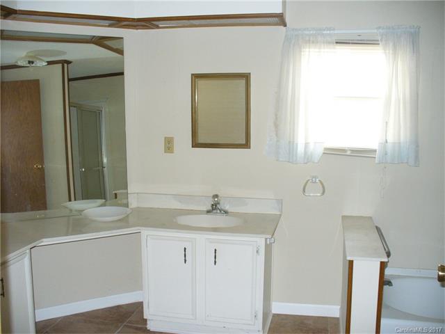 8772 Peninsula Dr, Terrell, NC 28682 photo 7