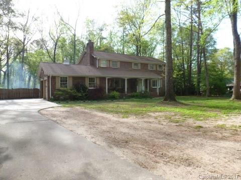 1025 Edgemont Dr, Lancaster, SC 29720 photo 1