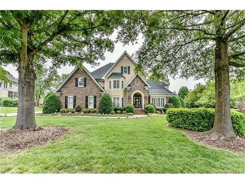 18706 River Ford Dr, Davidson, NC 28036 photo 1
