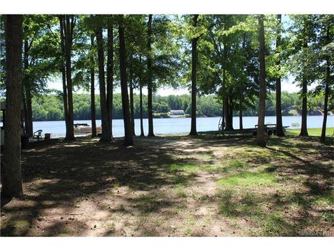 180 Moonlight Dr, Salisbury, NC 28146 photo 1