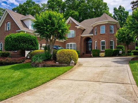 7535 Windaliere Dr, Cornelius, NC 28031 photo 1