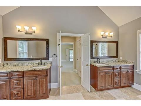 18905 Elm Row Ct, Davidson, NC 28036 photo 11