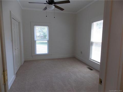 202 3rd Se Ave SE, Hickory, NC 28602 photo 10