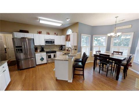 19943 Scanmar Ln, Cornelius, NC 28031 photo 3