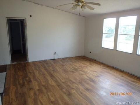 222 Red Hawk Ln, Olin, NC 28660 photo 11