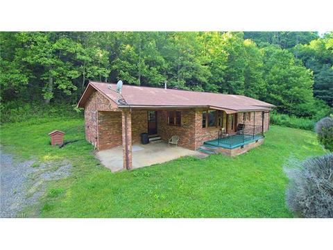 904 Pumpkintown Rd, Sylva, NC 28779 photo 2
