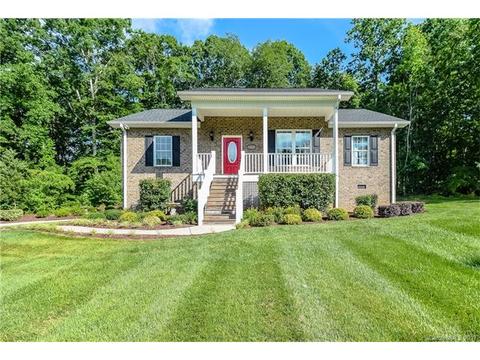8771 Peninsula Dr, Terrell, NC 28682 photo 1