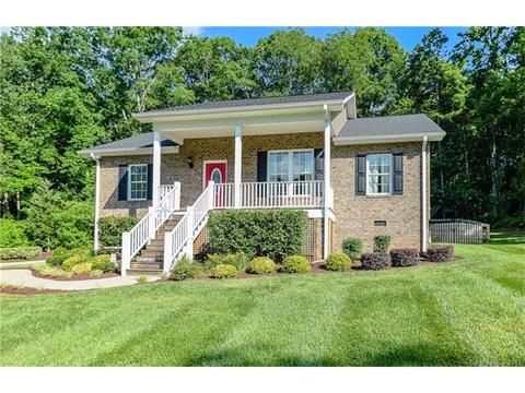 8771 Peninsula Dr, Terrell, NC 28682 photo 2