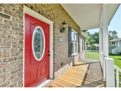 8771 Peninsula Dr, Terrell, NC 28682 photo 4