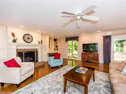 162 Chickadee Ln, Brevard, NC 28712 photo 2
