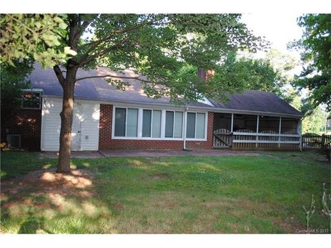 2001 Yost St, Salisbury, NC 28144 photo 2
