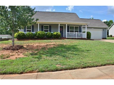519 Pennyfields Ln, Clover, SC 29710 photo 1