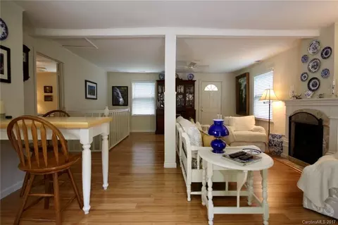 593 E Main St, Brevard, NC 28712 photo 5