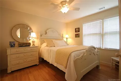 593 E Main St, Brevard, NC 28712 photo 4