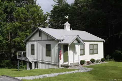593 E Main St, Brevard, NC 28712 photo 2