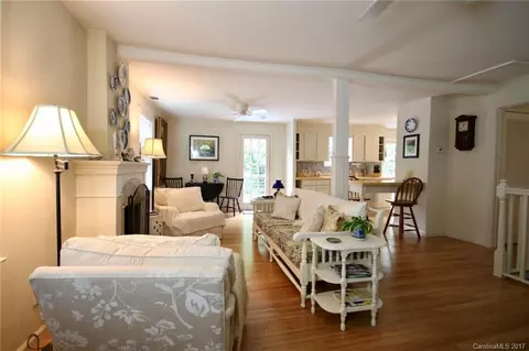 593 E Main St, Brevard, NC 28712 photo 7