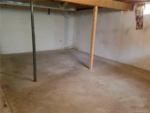 23 Academy St, Marshall, NC 28753 photo 7