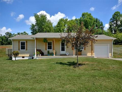 30 Tyler St, Clyde, NC 28721 photo 3