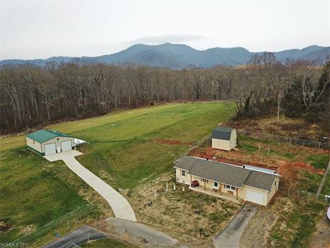 30 Tyler St, Clyde, NC 28721 photo 1