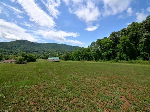 30 Tyler St, Clyde, NC 28721 photo 20
