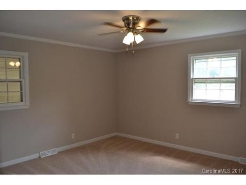 2591 Pineview Dr, Lancaster, SC 29720 photo 7