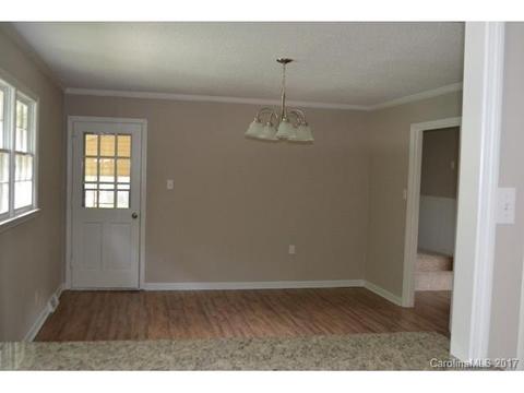 2591 Pineview Dr, Lancaster, SC 29720 photo 2