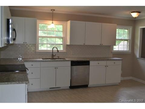 2591 Pineview Dr, Lancaster, SC 29720 photo 4