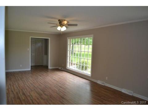 2591 Pineview Dr, Lancaster, SC 29720 photo 3