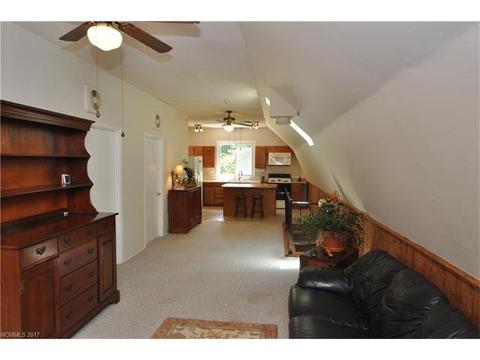 2274 Deep Gap Rd, Flat Rock, NC 28731 photo 12
