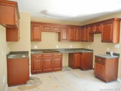 1383 Foxbrook Cir, Lancaster, SC 29720 photo 3