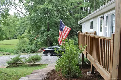 160 Hampton Rd, Brevard, NC 28712 photo 2
