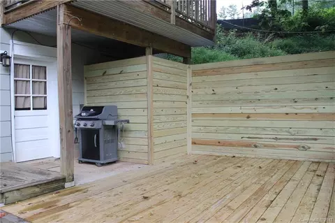 160 Hampton Rd, Brevard, NC 28712 photo 3