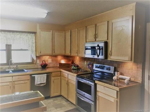 1175 Double Circle Dr, Conover, NC 28613 photo 9