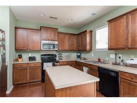 3326 Streamside Dr, Davidson, NC 28036 photo 3