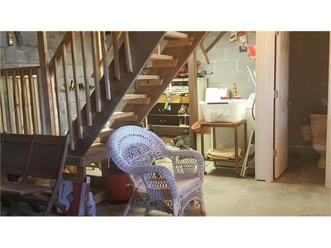 308 Tupelo Ln, Purlear, NC 28665 photo 14