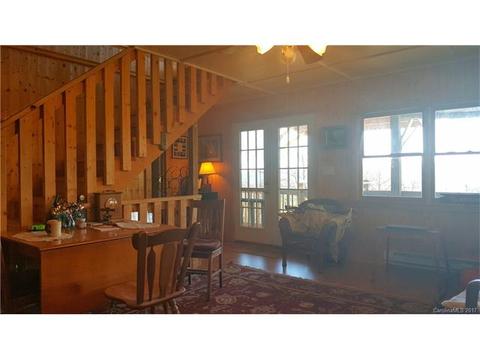 308 Tupelo Ln, Purlear, NC 28665 photo 8
