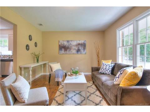 836 E John St, Matthews, NC 28105 photo 8