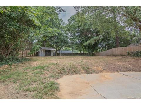 836 E John St, Matthews, NC 28105 photo 2