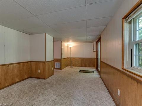 8 Tanglewood Ln, Saluda, NC 28773 photo 17