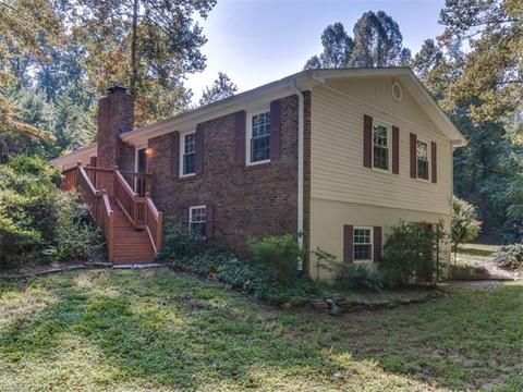 8 Tanglewood Ln, Saluda, NC 28773 photo 2