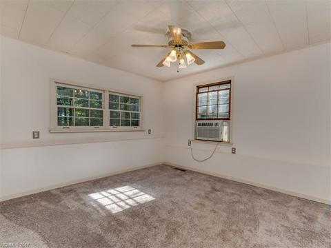 8 Tanglewood Ln, Saluda, NC 28773 photo 8