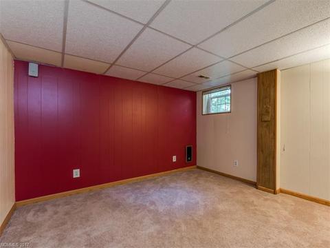 8 Tanglewood Ln, Saluda, NC 28773 photo 15