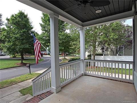 1530 Hubbard Ct, Fort Mill, SC 29708 photo 2