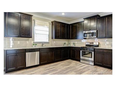 217 Sycamore Dr, Lancaster, SC 29720 photo 2