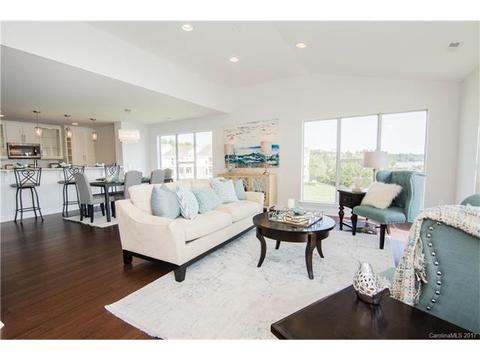 1239 Torrence Cir, Davidson, NC 28036 photo 2