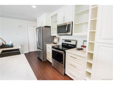 1239 Torrence Cir, Davidson, NC 28036 photo 9