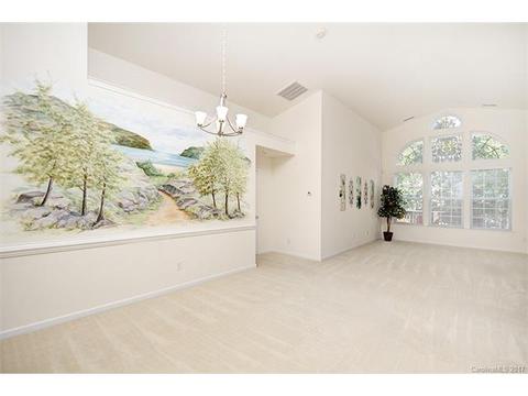 385 Garnet Ct, Fort Mill, SC 29708 photo 2