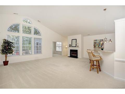 385 Garnet Ct, Fort Mill, SC 29708 photo 3
