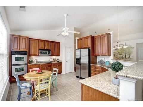 385 Garnet Ct, Fort Mill, SC 29708 photo 5