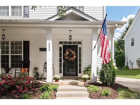 15534 Crossing Gate Dr, Cornelius, NC 28031 photo 2